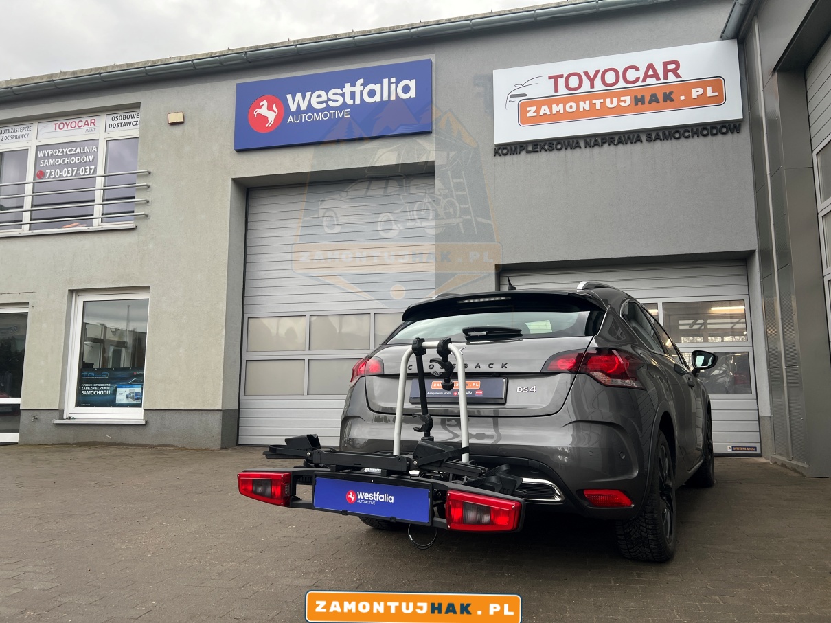 Udoskonal sw&oacute;j DS4 Crossback z bagażnikiem rowerowym Westfalia BC80 Led - praktyczne rozwiązanie dla pasjonat&oacute;w rowerowych.